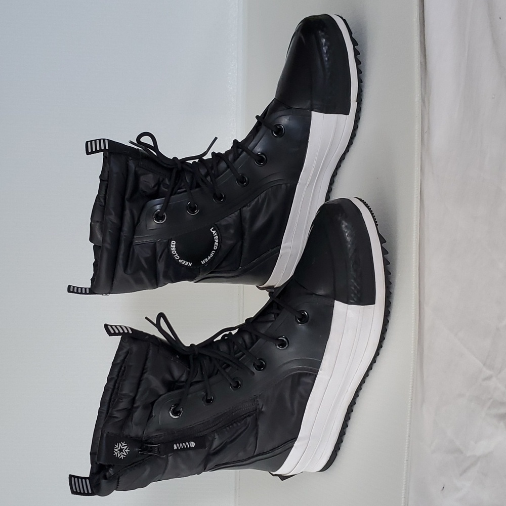 Converse Chuck Taylor All Star Boots Size 9 Women's Black Puffy Boots